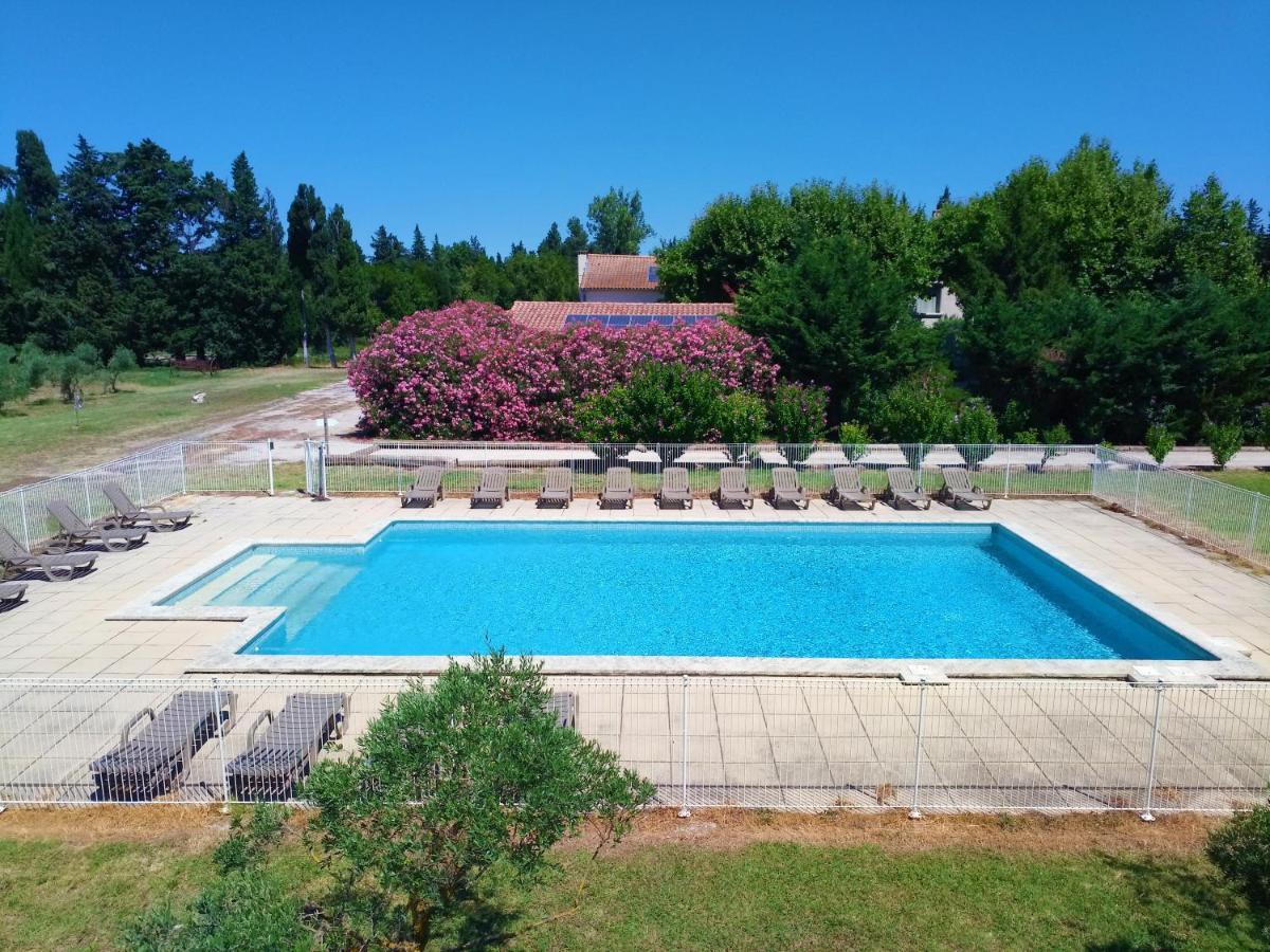 Les Gites Du Mas Canillac Châteaurenard Exterior foto
