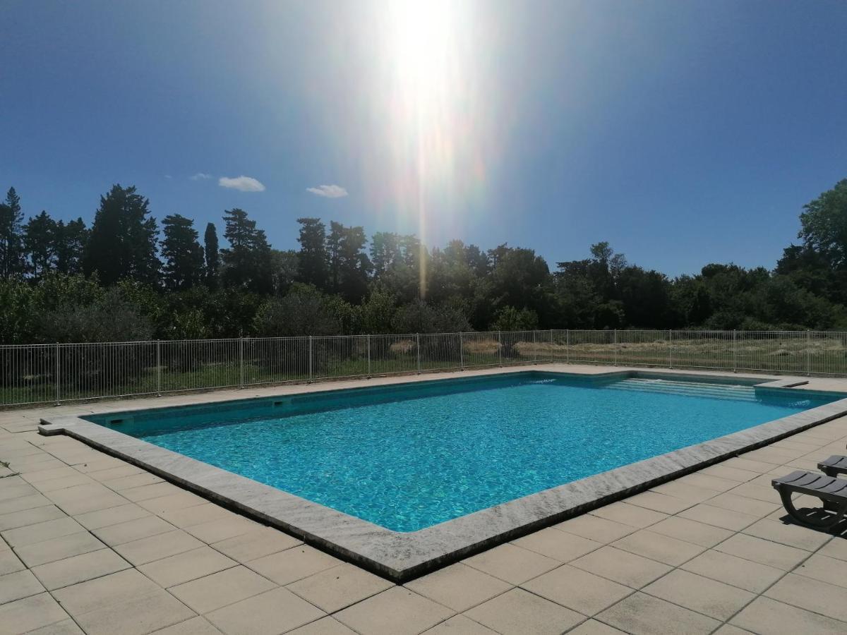 Les Gites Du Mas Canillac Châteaurenard Exterior foto